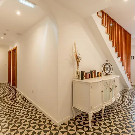 Cangalho Premium Bed and Breakfast Azueira