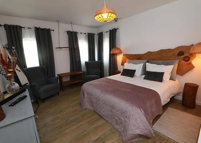 Cangalho Premium Bed and Breakfast Azueira