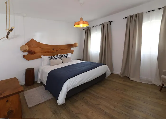 Bed and Breakfast Cangalho Premium Azueira