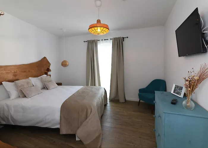 Cangalho Premium Bed and Breakfast Azueira