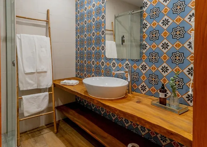 Cangalho Premium Bed and Breakfast Azueira